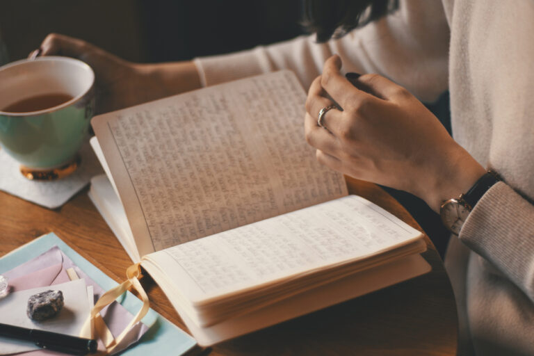 The 4 Best Podcasts to Inspire Your Journaling